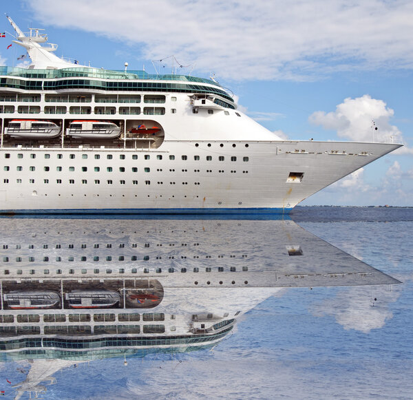 Ocean sea cruise ship