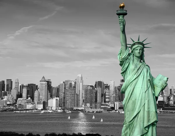 뉴욕 스카이 라인 동상 자유 관광 개념 스톡 사진