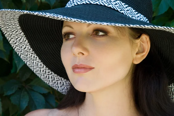 Ładna kobieta w kapeluszu portret — Zdjęcie stockowe