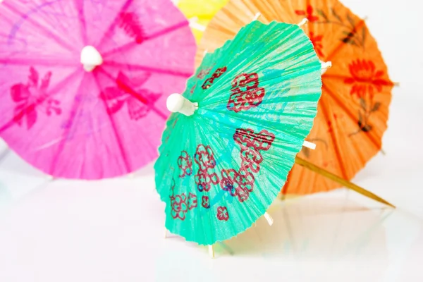 Папір коктейлі парасольки — стокове фото