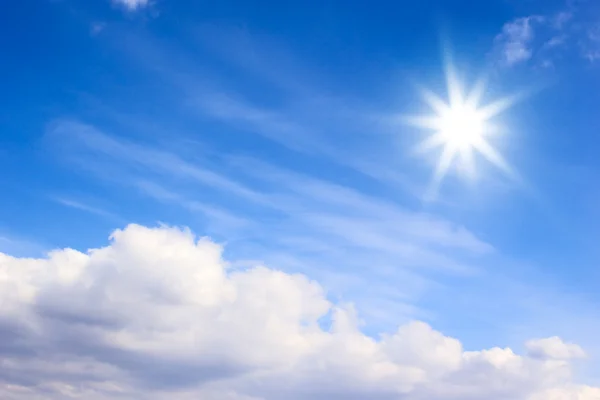 Bright sun and clouds — Stock Photo, Image