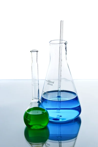 Laboratoriet Glas Provrör Och Flaskan Med Blå Vätska — Stockfoto