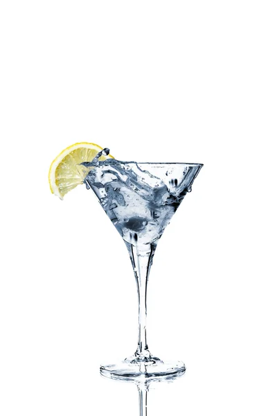 Vermouth Cocktail Inuti Martiniglas Över Vit Bakgrund — Stockfoto