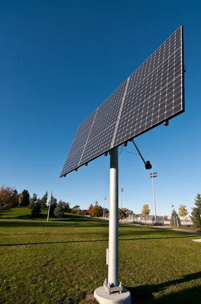 Énergie renouvelable - Panneau solaire photovoltaïque — Photo