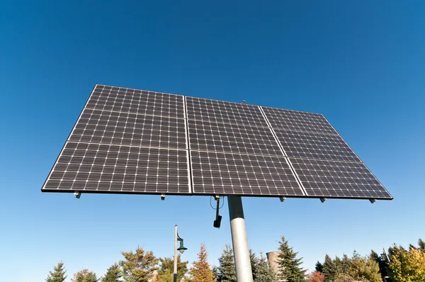 Energía renovable - Panel Solar Fotovoltaico Array —  Fotos de Stock