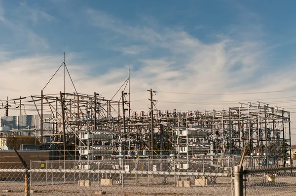 Estação de Transformação - Subestação Elétrica — Fotografia de Stock