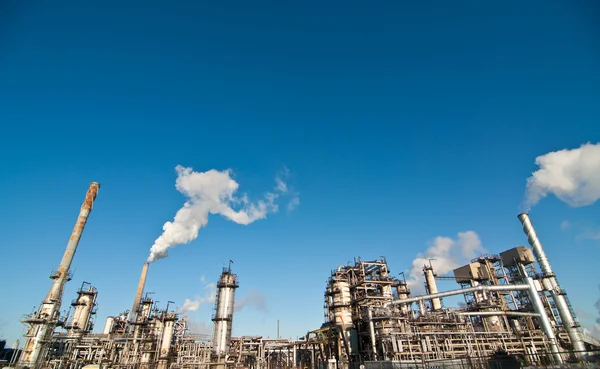 Petrokemiskt raffinaderi växt Royaltyfria Stockfoton