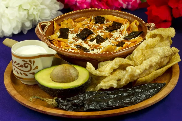 Mexikanische Tortilla-Suppe Vorderansicht — Stockfoto