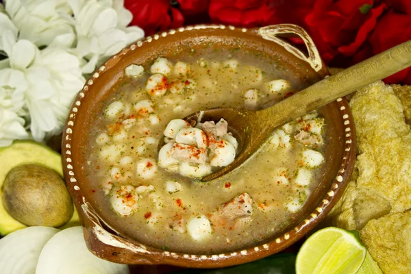 멕시코 pozole 접시 평면도 — 스톡 사진