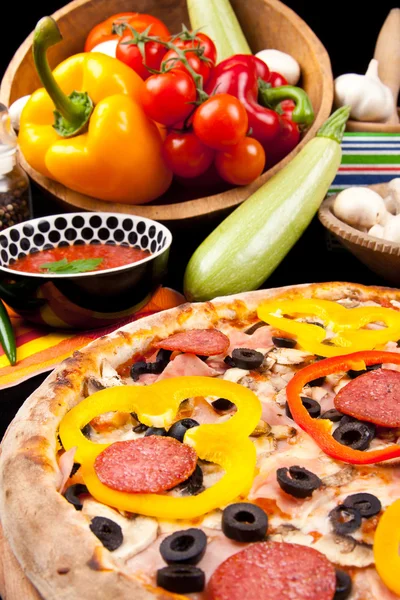Välsmakande pizza — Stockfoto