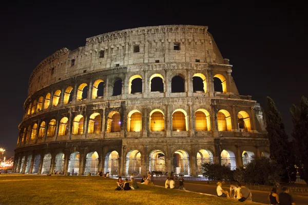 The Colosseum at night — Stock Photo, Image
