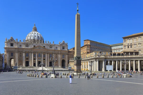 圣伯多禄广场，梵蒂冈，罗马，意大利 — 图库照片