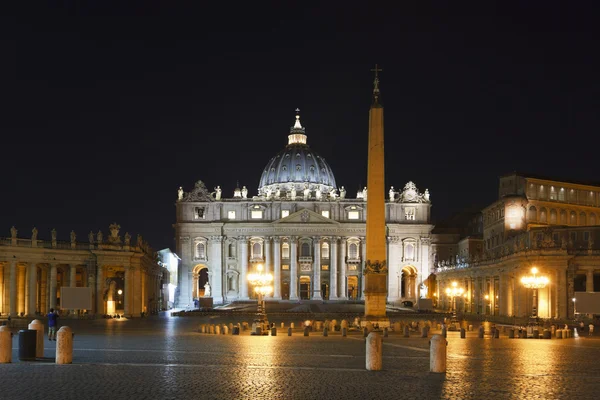 Piazza San Pietro di notte — Foto Stock