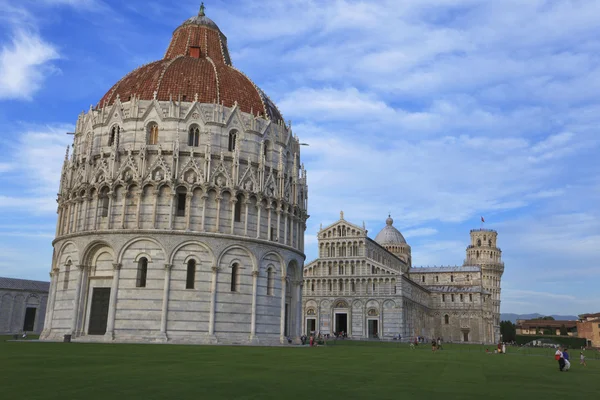 Panorama do "Campo dos Milagres", Pisa, Itália — Fotografia de Stock