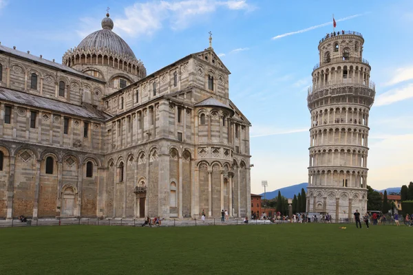 Torre inclinada de Pisa e Catedral, Itália — Fotografia de Stock