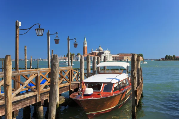 Barco em uma amarração, Veneza, Itália — Fotografia de Stock