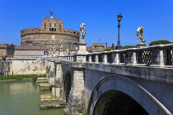 Sant angelo zamku i mostu w Rzym, Włochy. — Zdjęcie stockowe