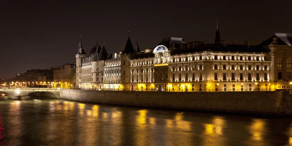 Slottet conciergerie, paris, Frankrike — Stockfoto