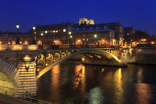Bron över floden seine, paris, Frankrike — Stockfoto