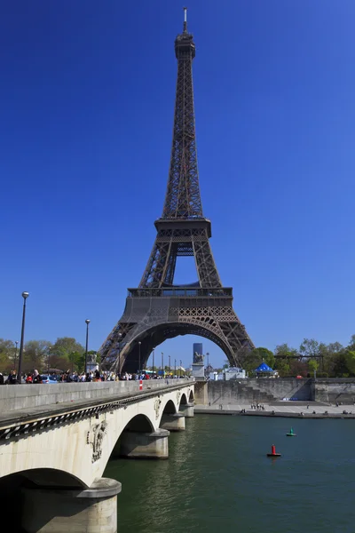 Eiffel toren en de seine rivier, paris, Frankrijk — Stockfoto