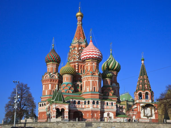 St. Catedral de Basilio en la Plaza Roja, Moscú —  Fotos de Stock