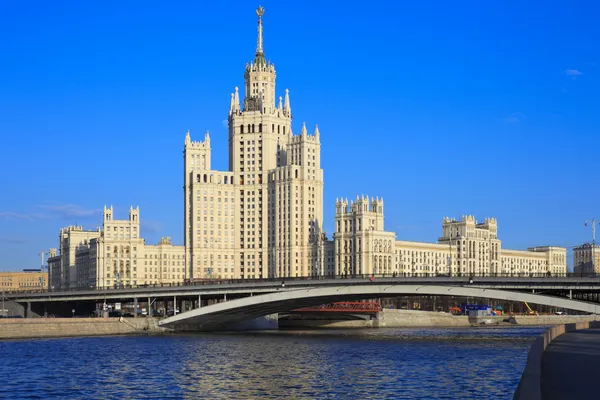 Stalins empirestil byggnad — Stock fotografie