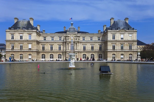 Παλάτι του Λουξεμβούργου στο Παρίσι. Γαλλία. — Φωτογραφία Αρχείου