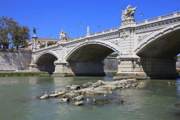 橋ヴィットーリオ ・ エマヌエーレ 2 世、ローマ、イタリア. — ストック写真