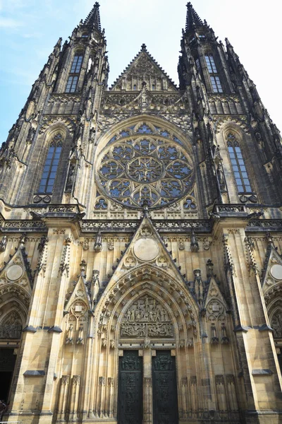 Façade de la cathédrale Saint Vitus, Prague, République tchèque . — Photo