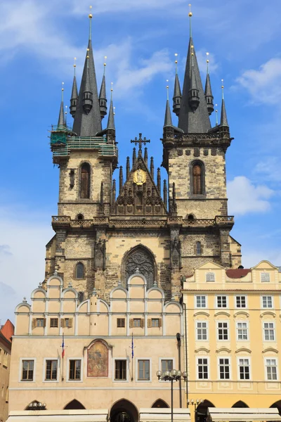 在太原，布拉格，捷克共和国前处女玛丽亚大教堂 — 图库照片