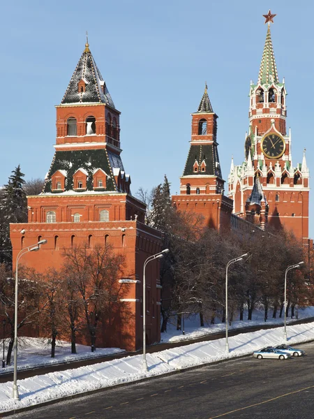 塔从桥 莫斯科 俄罗斯克里姆林宫墙体的视图 — 图库照片