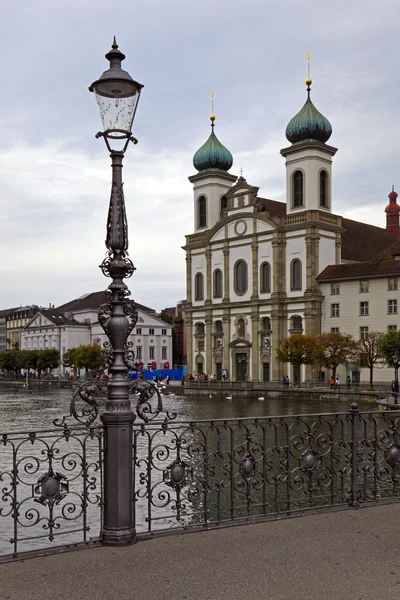 Kościół w Lucernie, Szwajcaria — Zdjęcie stockowe