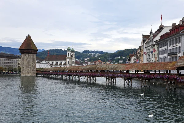 Ponte da capela em Luzerne, Suíça — Fotografia de Stock