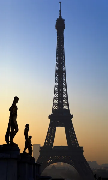 フランスのパリにあるエッフェル塔. — ストック写真