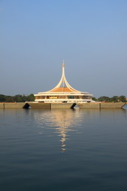 Rama IV park Lirası merkezli