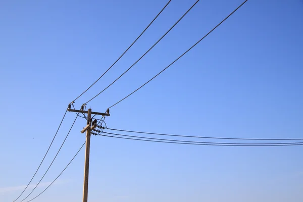 Electric Pole Som Separerade Tråd — Stockfoto
