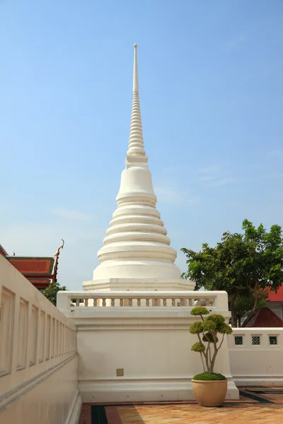 White pagoda in Buddha temple. — Stock Photo, Image