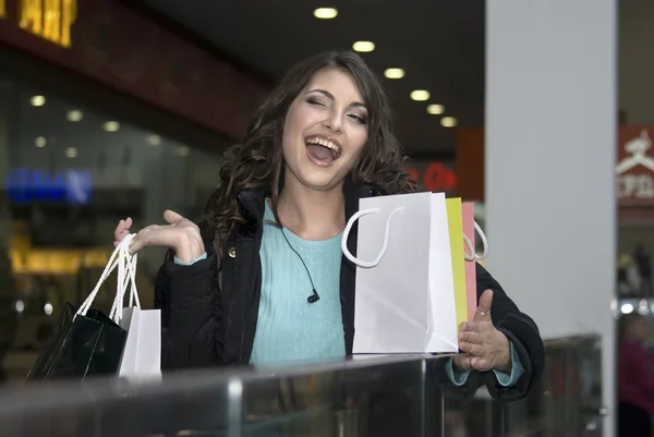 Young Beautiful Woman Smiling Goes Shopping — Stock Photo, Image