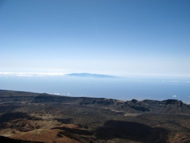 Tenerife (Kanarya Adaları'nın merkezinde bir volkan eğimi, dağ manzarası)