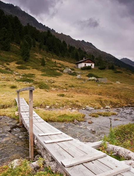 Dom w Alpach — Zdjęcie stockowe
