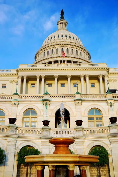 Capitole avec fontaine, Washington DC — Photo