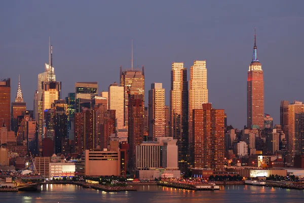 O pôr-do-sol de Nova Iorque Manhattan — Fotografia de Stock