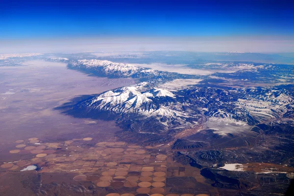 Vista aérea da montanha de neve — Fotografia de Stock