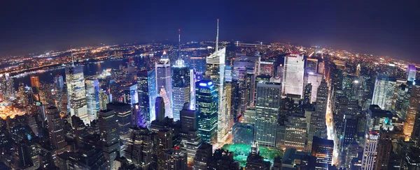 New Yorks natt panorama Stockbild