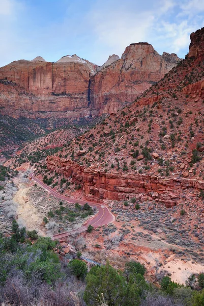 Zion nationalpark med röda stenar — Stockfoto