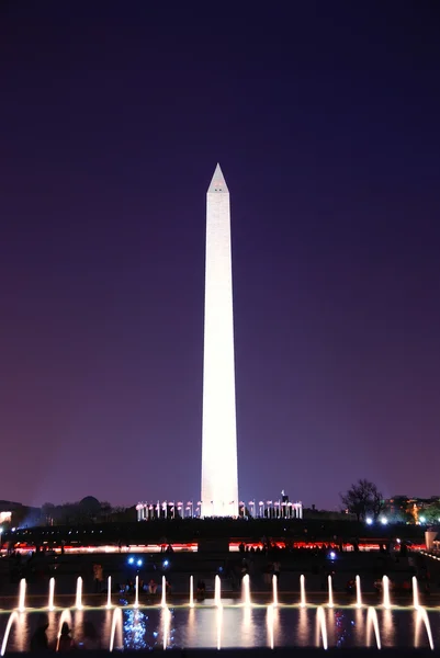 Kite and George Washington Monumento . — Fotografia de Stock