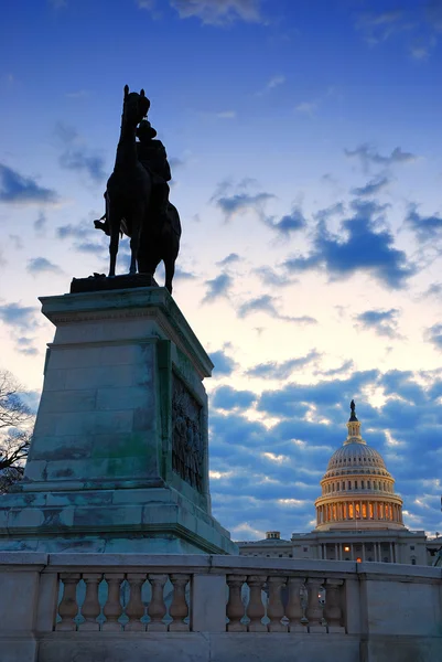 General grant statue and US capitol, Washington DC. — Stock Photo, Image
