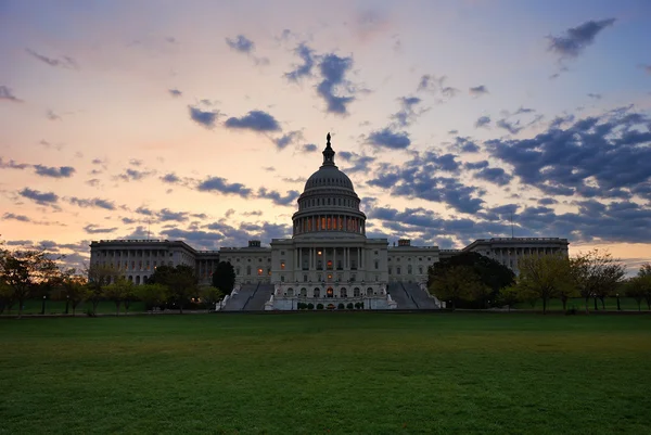Здание Капитолийского холма утром, Вашингтон — стоковое фото