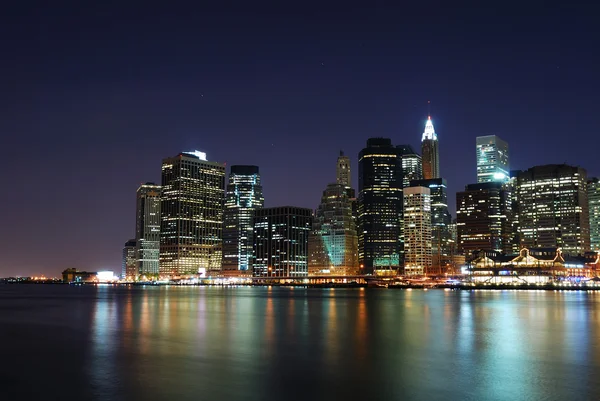 Manhattan på natten i new york city — Stockfoto