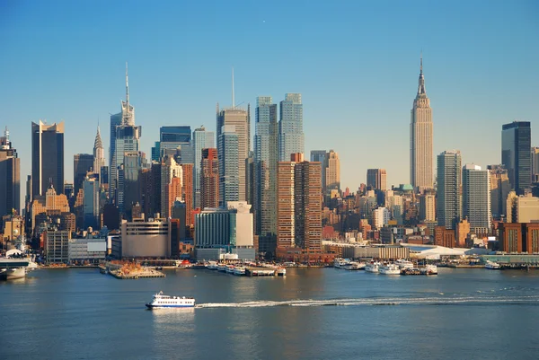 New york city met rijk staat gebouw — Stockfoto